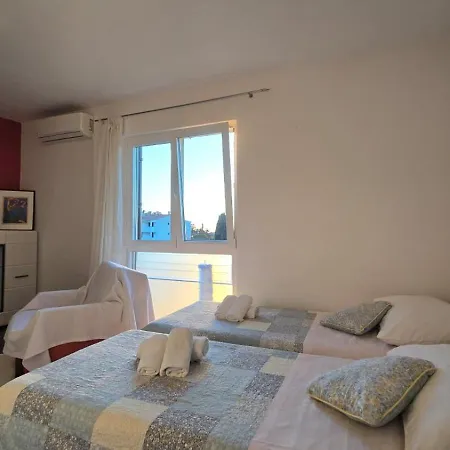Apartman Ljubica For 2 Persons 150m From The Poreč